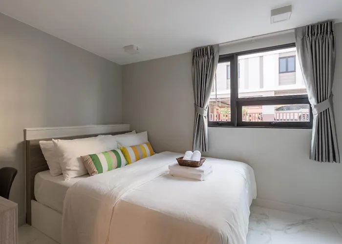 Cj Eland Sukhumvit36 Bts Thonglor Hostel *